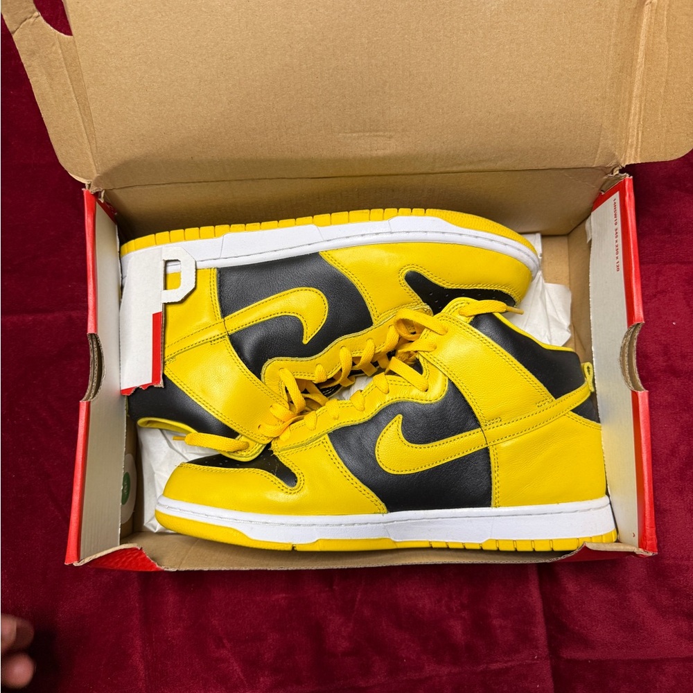Nike Dunk High “Iowa”